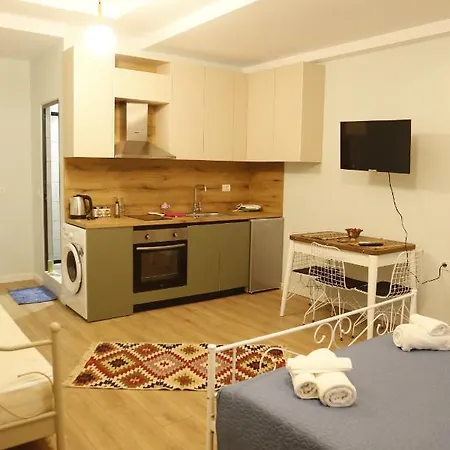 Πανσιόν Illyrian 1 Τίρανα